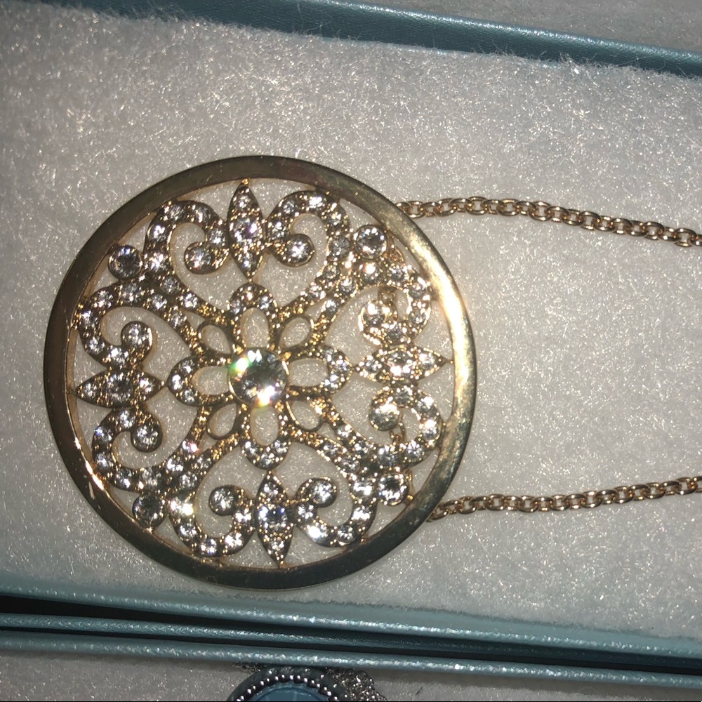 Gold filigree medallion, Touchstone Crystal